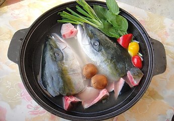  【成都火鍋培訓(xùn)】四川魚頭火鍋秘制香料、湯底