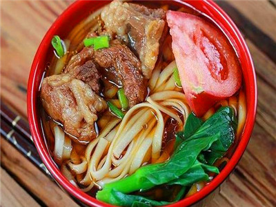 牛肉面食技術(shù)培訓(xùn)班哪里比較好？牛肉面食培訓(xùn)學(xué)校